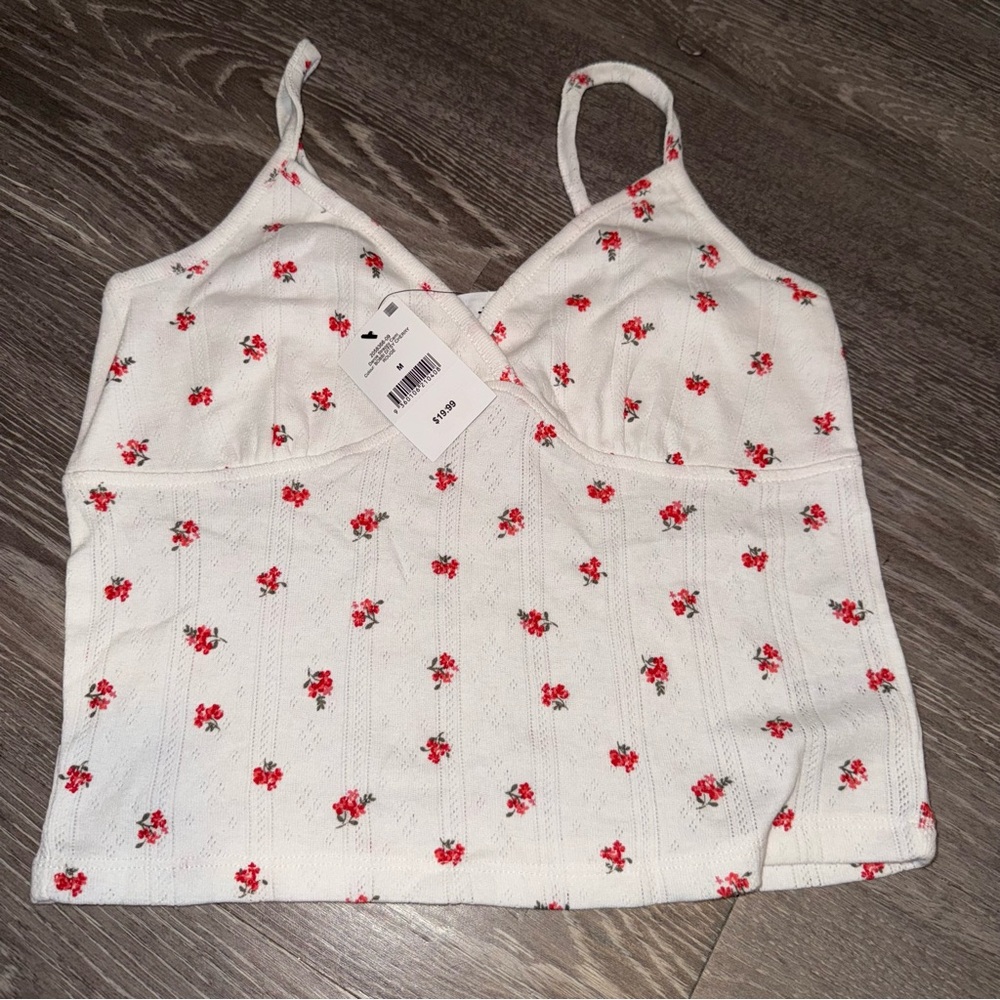 White & White with Red Floral Cropped Tank Tops - Cotton On Size M - Picture 4 of 5